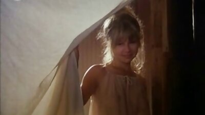 Drsna tiča v njej, ki si želi tesno mokro pizo in razmetavati spunk